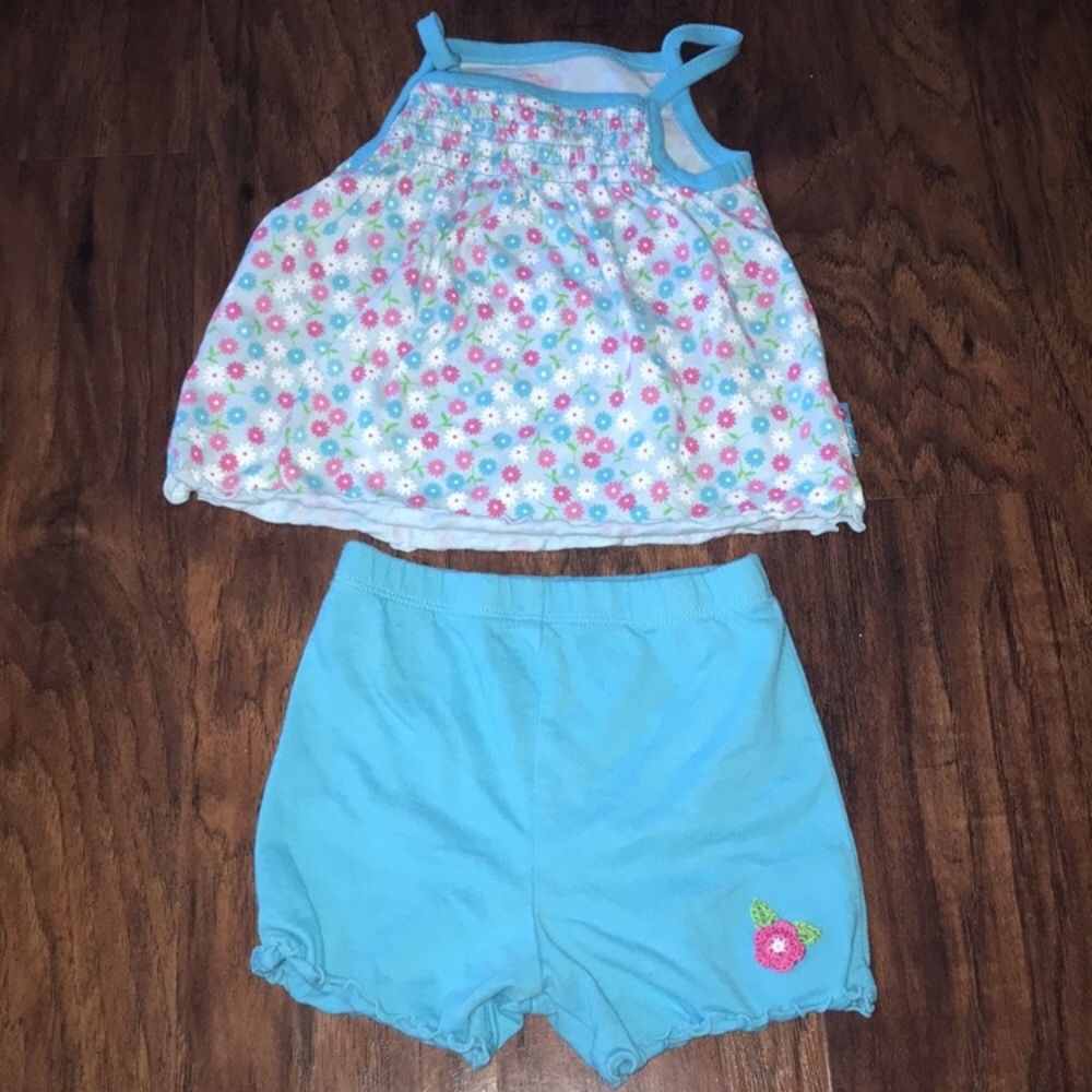 12 months - 2 outfits